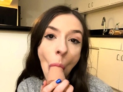 Natural brunette solo toying